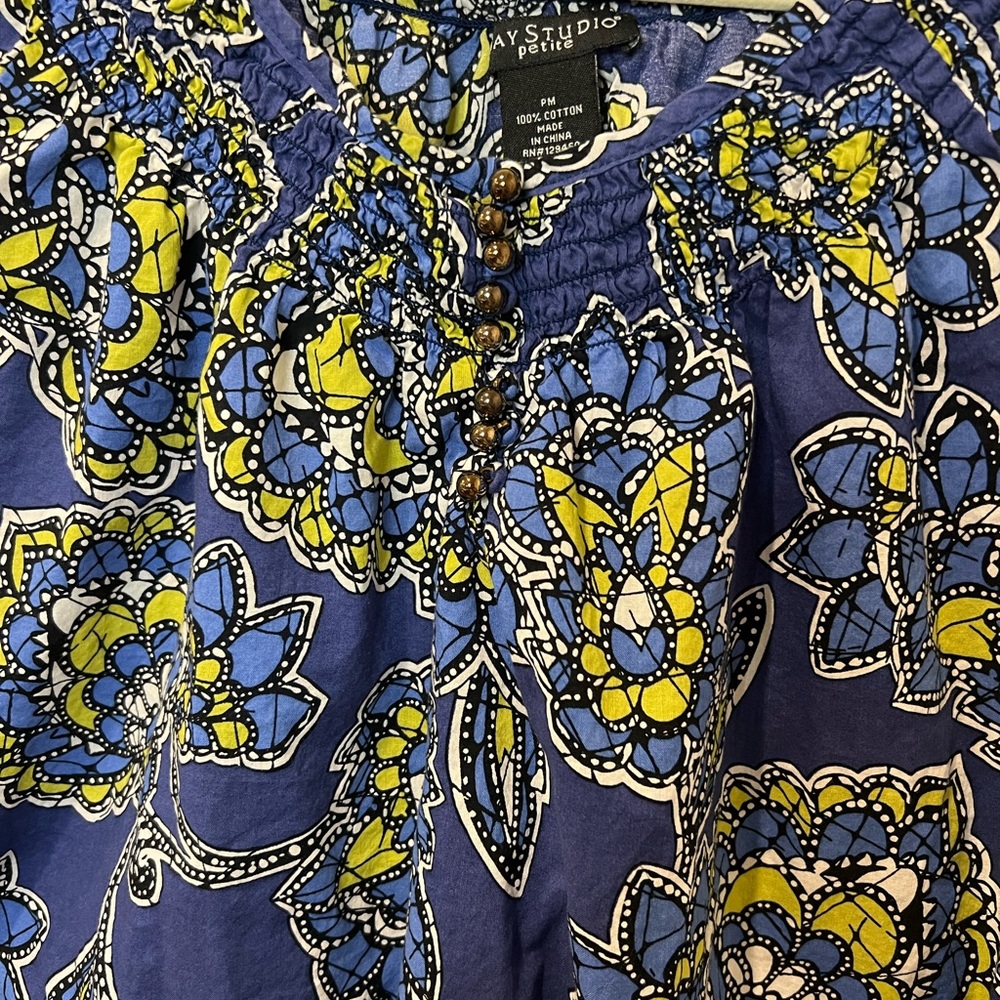 Bay Studio Petite Blue Floral Top - Picture 5 of 6